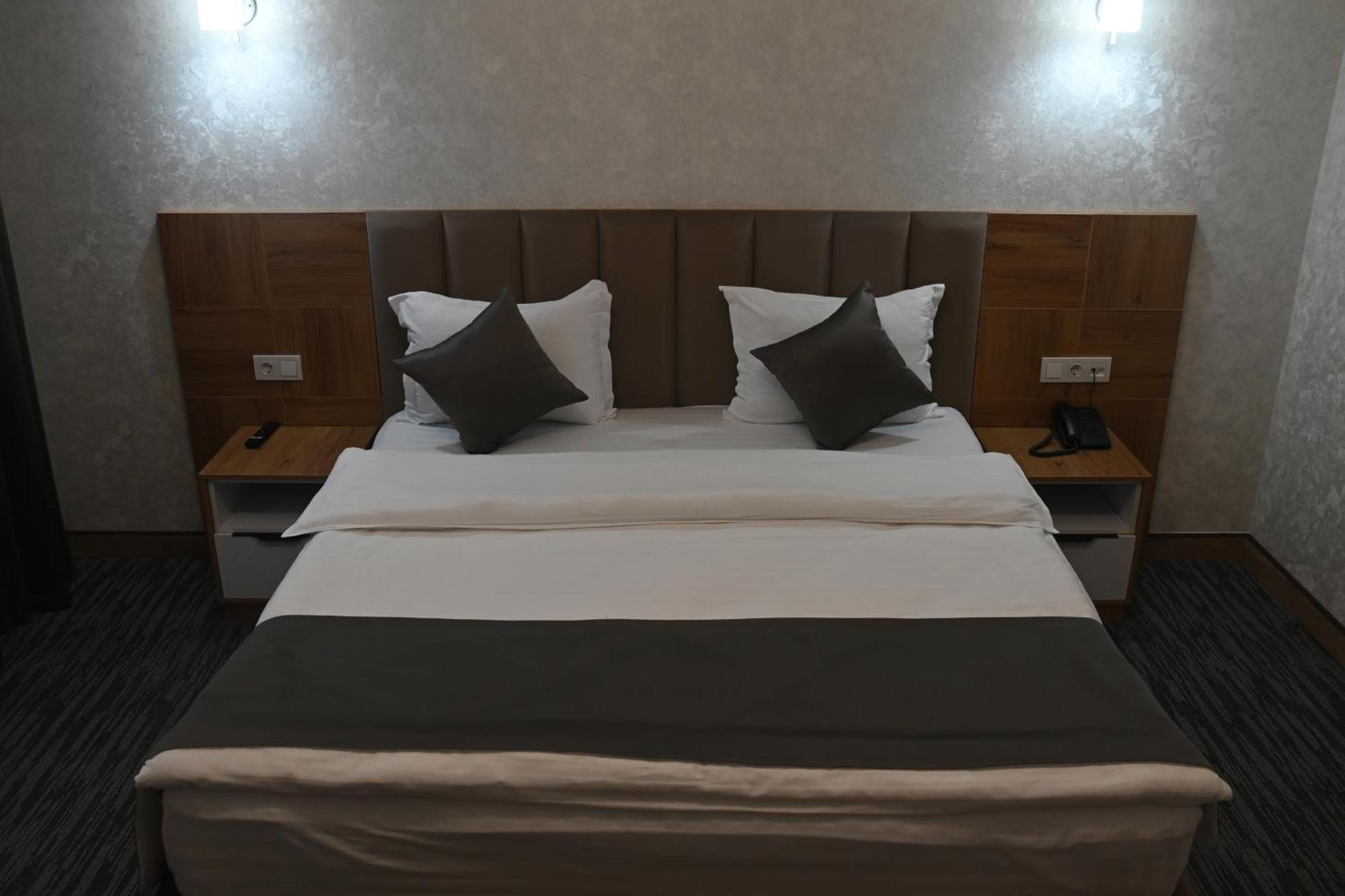 My Status Hotel Ташкент Екстериор снимка